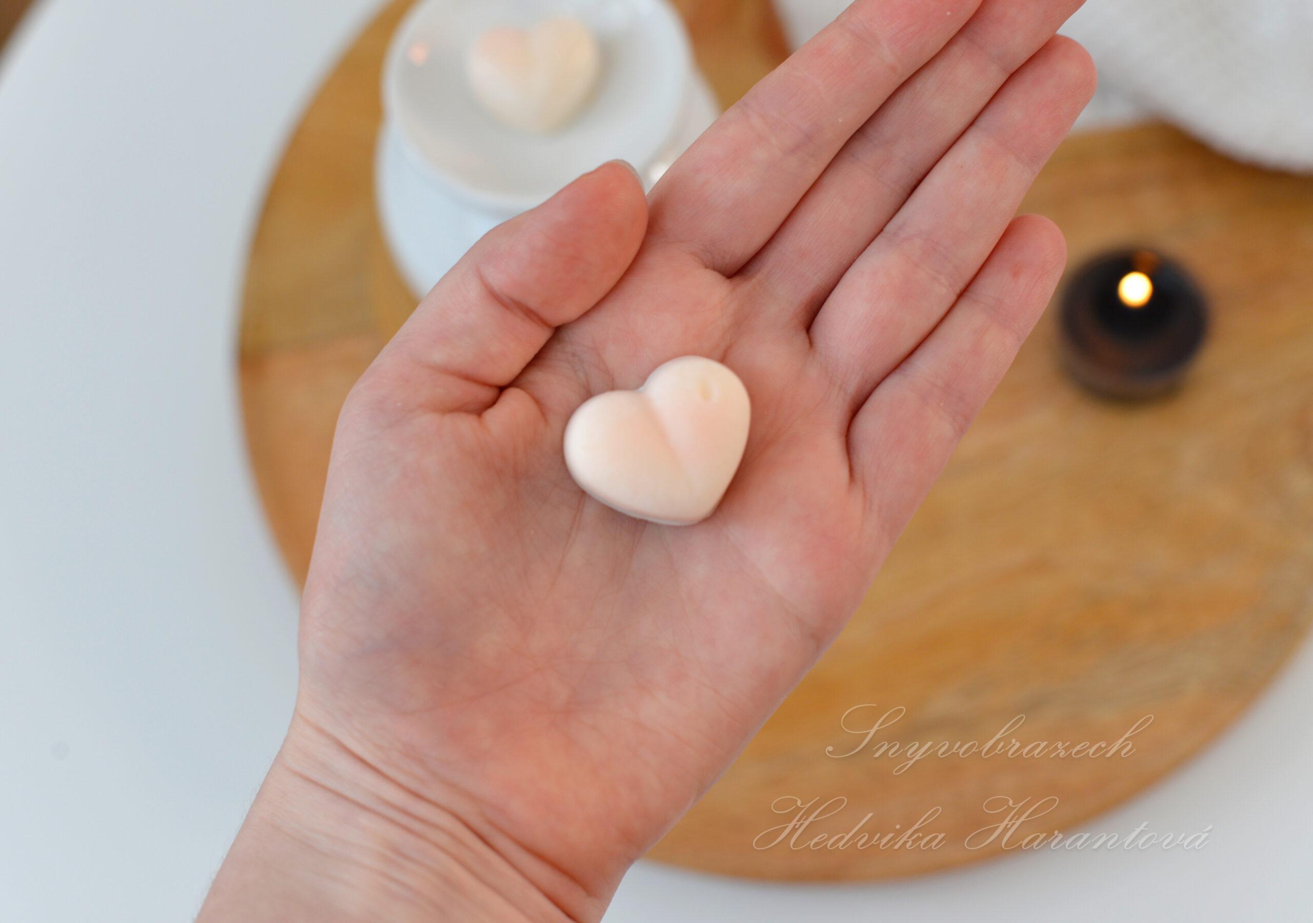 Kouzelné srdíčko s minerálem - kokos