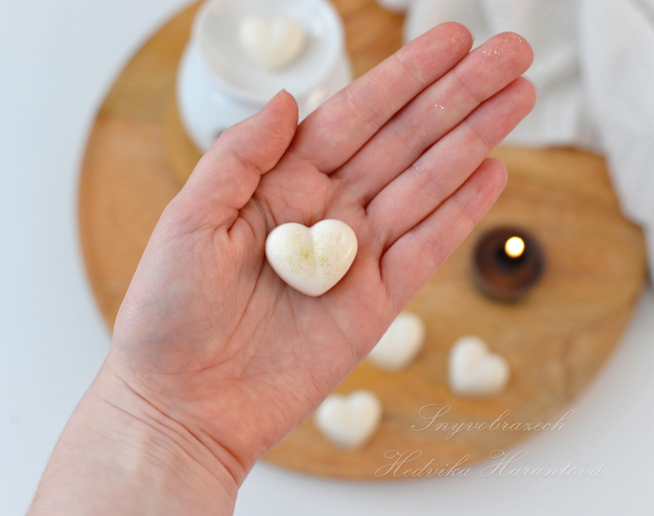 Kouzelné srdíčko s minerálem - vanilka a orchidej
