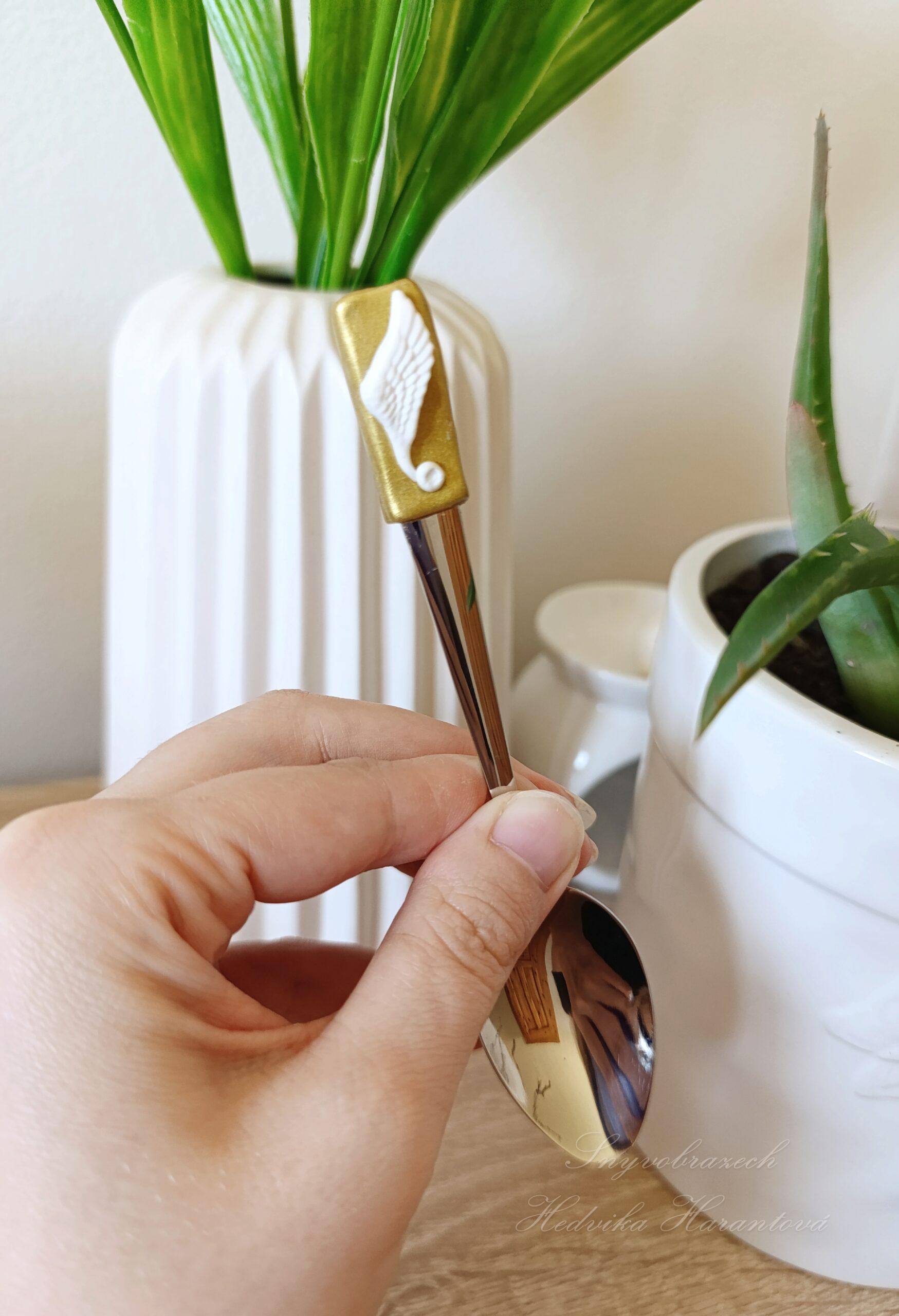 Andělská lžička - křidélko